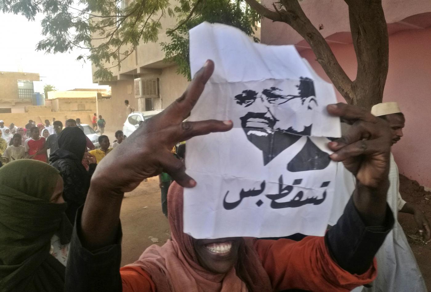 المرأة السودانية دور بارز في الاحتجاجات وفرصة لاسترداد المكانة نون بوست