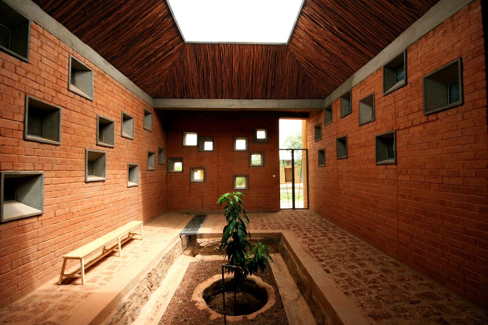 فرانسيس كيري.. رائد التنمية المعمارية في إفريقيا | نون بوست