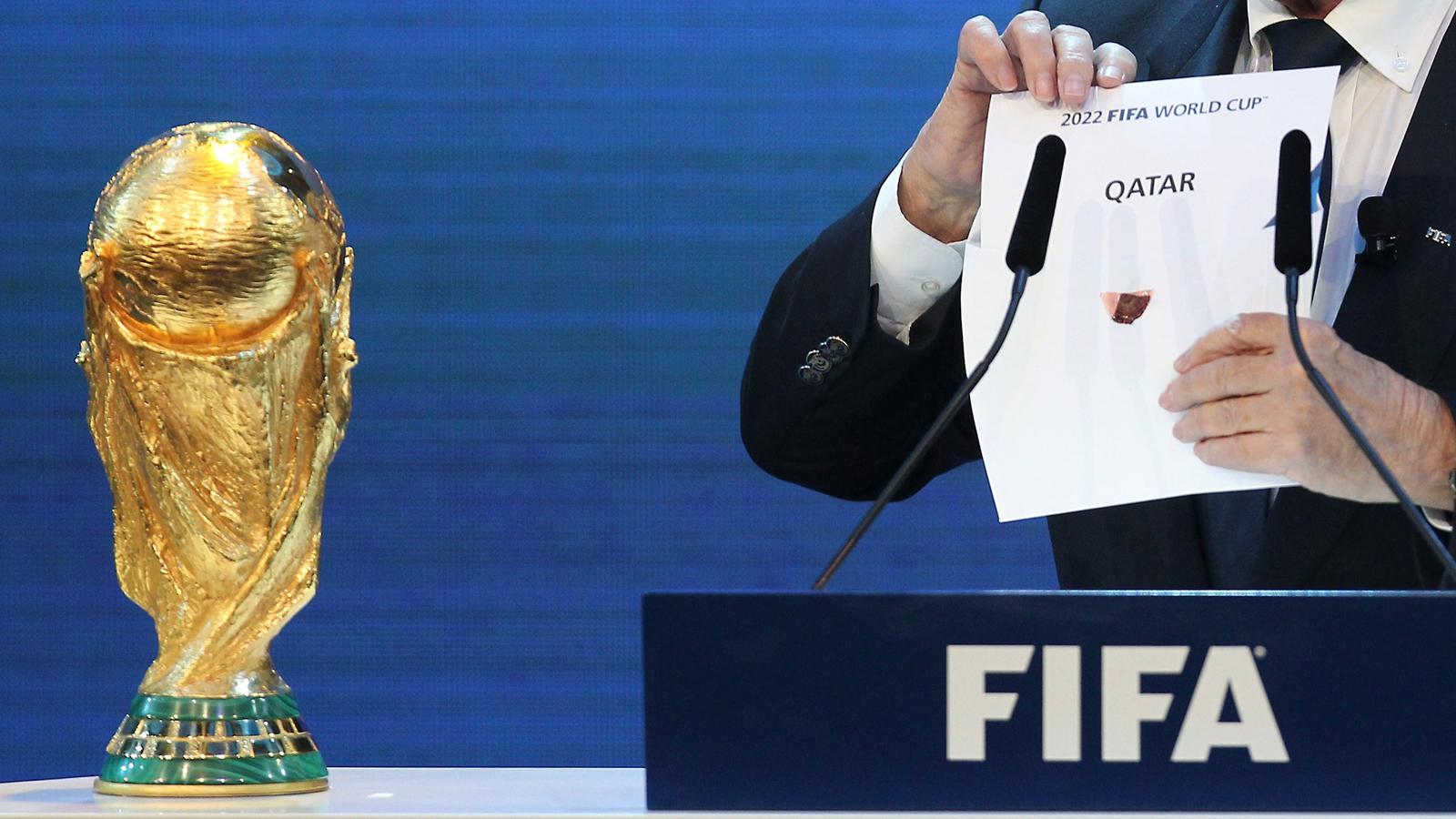الفيفا يحسم الجدل مونديال 2022 سينظ م في قطر فقط نون بوست