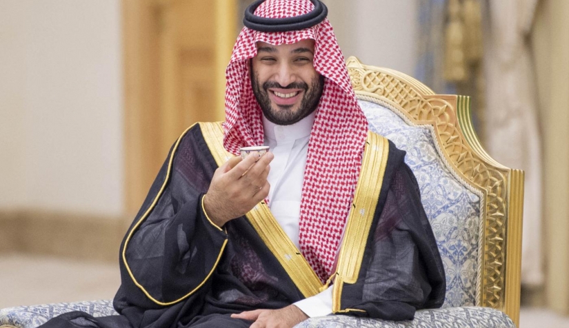 ولي العهد السعودي الأمير محمد بن سلمان خلال حفل استقبال رسمي في أبو ظبي، 7 كانون الأول/ ديسمبر 2021.