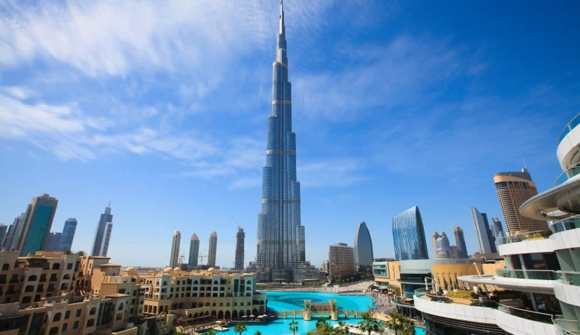 برج خليفة، أطول بناء في العالم وسط دبي