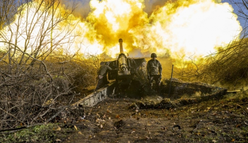 المدفعية الأوكرانية تستهدف مواقع روسية خارج باخموت يوم 8 نوفمبر/تشرين الثاني 2022