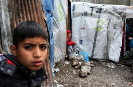 يعيش اللاجؤون أوضاعًا صعبة في اليونان