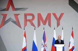 الرئيس الروسي فلاديمير بوتين يلقي كلمة في المنتدى العسكري التقني الدولي "جيش 2021" في كوبينكا خارج موسكو، في 23 آب/ أغسطس 2021.