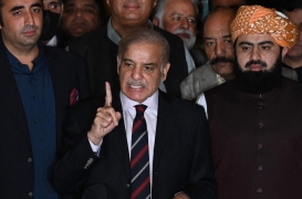أدى شهباز شريف أمس الاثنين اليمين الدستورية رئيسا لوزراء باكستان