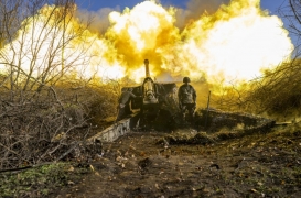 المدفعية الأوكرانية تستهدف مواقع روسية خارج باخموت يوم 8 نوفمبر/تشرين الثاني 2022