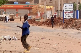 مشهد لأحد شوارع الخرطوم بينما يستمر القتال بين الجيش وقوات الدعم السريع