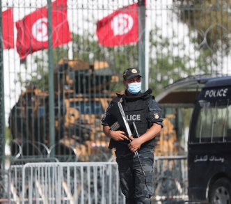 يأمل التونسيون أن يقف المحامون في وجه تحركات سعيد الانقلابية