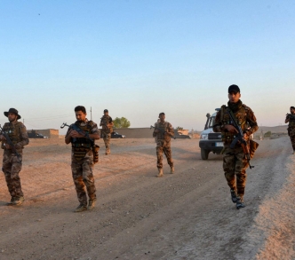 دورية للقوات العراقية في عملية عسكرية جنوب وغرب الموصل بحثًا عن مقاتلي تنظيم الدولة