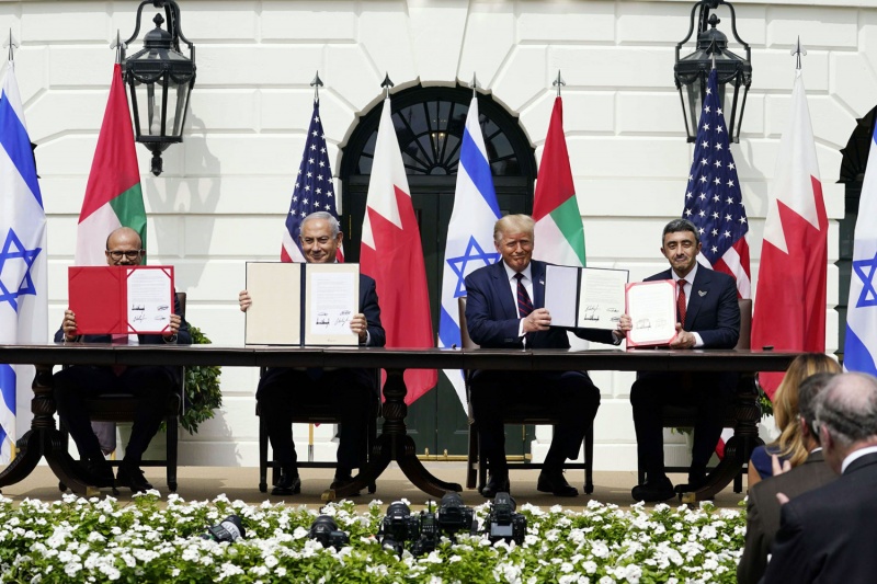 توقيع اتفاق بين الإمارات والبحرين وإسرائيل