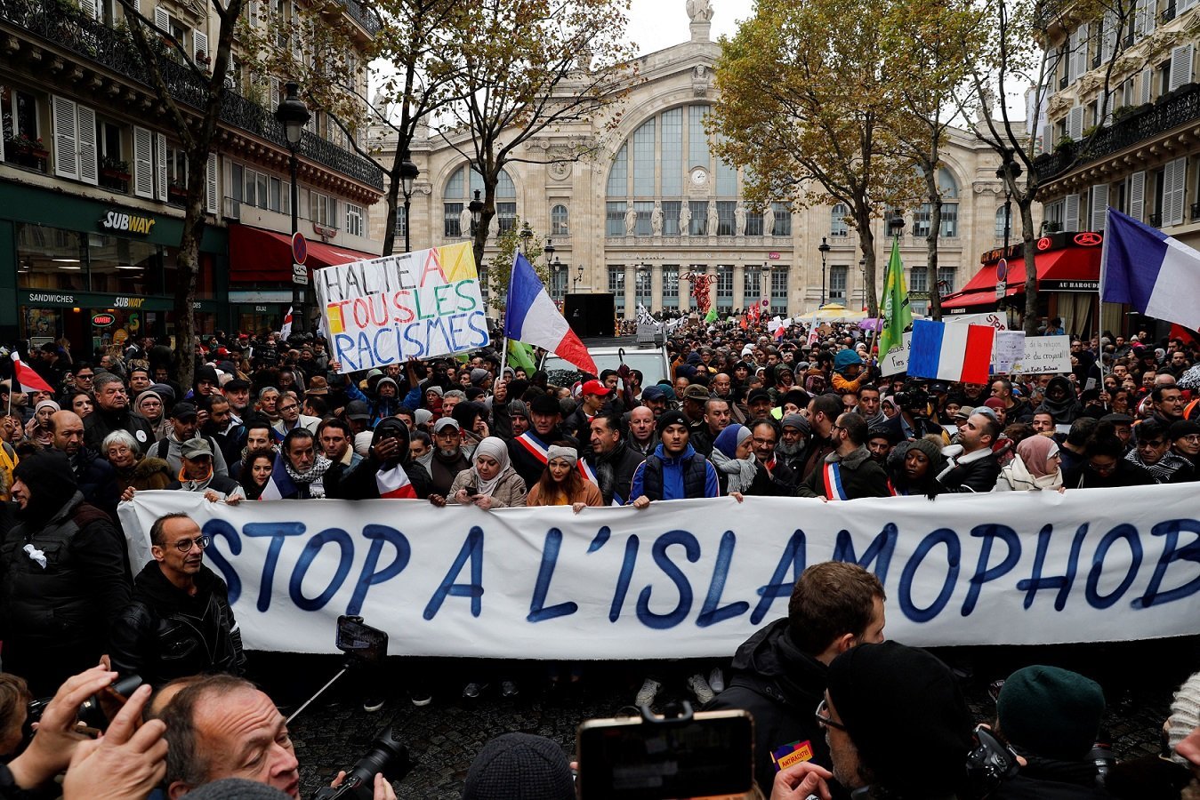 مظاهرة ضد الإسلاموفوبيا في باريس
