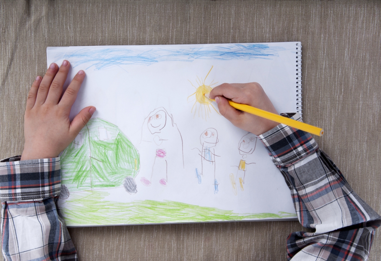 رسومات الأطفال طريقة تعبير عن الذات ووسيلة علاج فع الة نون بوست