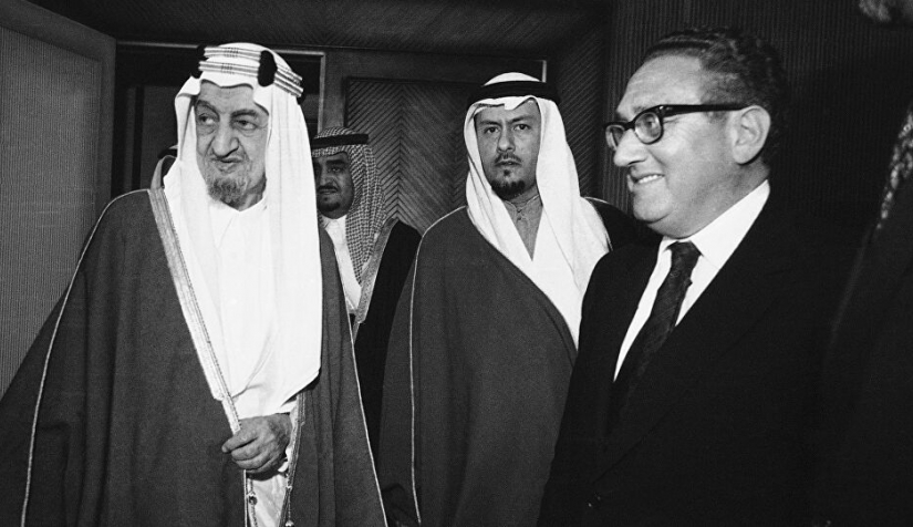 تاريخ العلاقات بين السعودية و إسرائيل صد وإقبال نون بوست