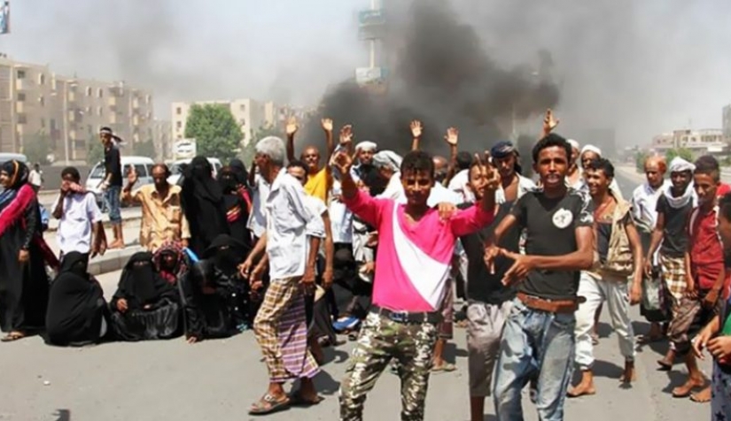 من المظاهرات الشعبية في اليمن احتجاجًا على تردي الوضع الاقتصادي