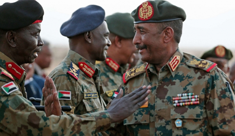 يهدد البرهان بطرد البعثة الأممية من السودان
