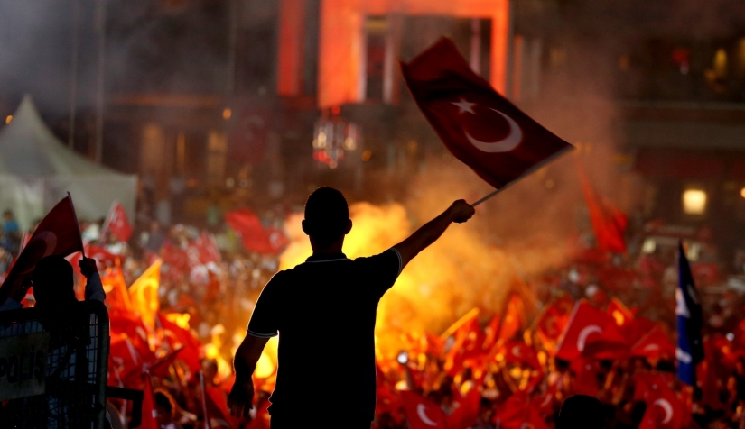 محاولة الانقلاب الفاشلة في تركيا تداعياتها وأسبابها نون بوست