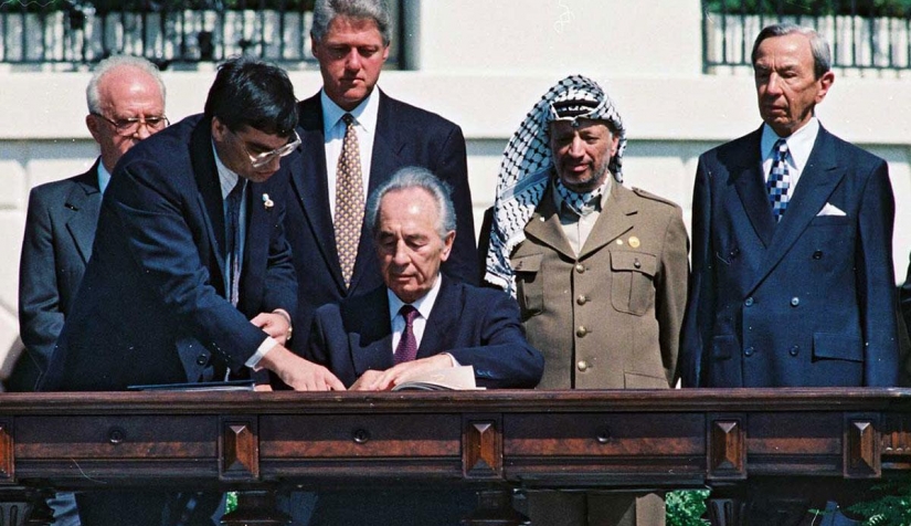 25 عام ا على أوسلو كواليس 1100 يوم من المحادثات التي غيرت شكل فلسطين نون بوست