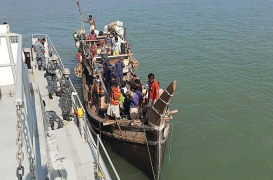 لاجئو الروهينجا يهبطون على ساحل بنغلاديش بعد محاولات متكررة للوصول إلى ماليزيا
