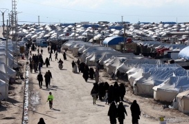 تُحتجز عشرات المغربيات في مخيم الهول