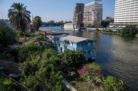 أصدرت الحكومة المصرية أوامرها فجأة هذا الشهر بهدم العوامات السكنية بحجة أنها غير آمنة وغير مرخصة