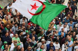 رغم الثروات الكثيرة، تعاني الجزائر من العديد من المشاكل الاقتصادية والاجتماعية