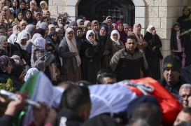 الفلسطينيون يشيعون جنازة عبد الله سامي قلالوة في قريته "الجُديدة" جنوب جنين بالضفة الغربية المحتلة