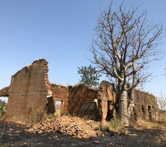 مبنى مدرسة تعرض للتفجير في ولاية النيل الأزرق جنوب السودان