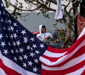 مهاجر من أمريكا الوسطى في مأوى بالمكسيك يأمل في الوصول إلى الولايات المتحدة