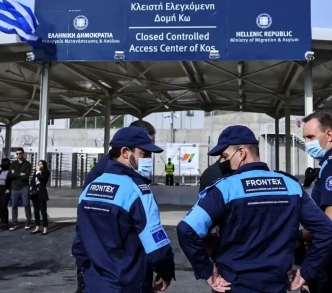 ضباط فرونتكس في جزيرة كوس اليونانية (الأفراد في الصورة ليسوا متهمين في أي قضية)