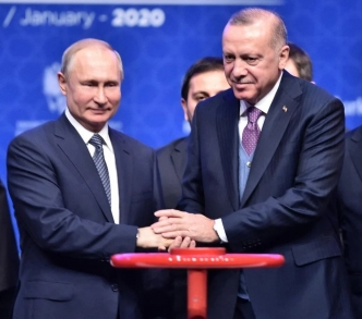 الرئيس التركي رجب طيب أردوغان والرئيس الروسي فلاديمير بوتين في حفل تدشين خط غاز "ترك ستريم"