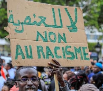 يتراوح عدد المهاجرين الأفارقة في تونس بين 21 و50 ألف