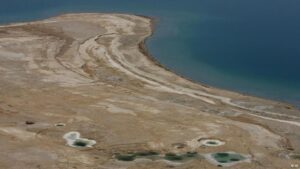 الأردن يعطي المياه لإسرائيل التي تحرم منها الفلسطينيين