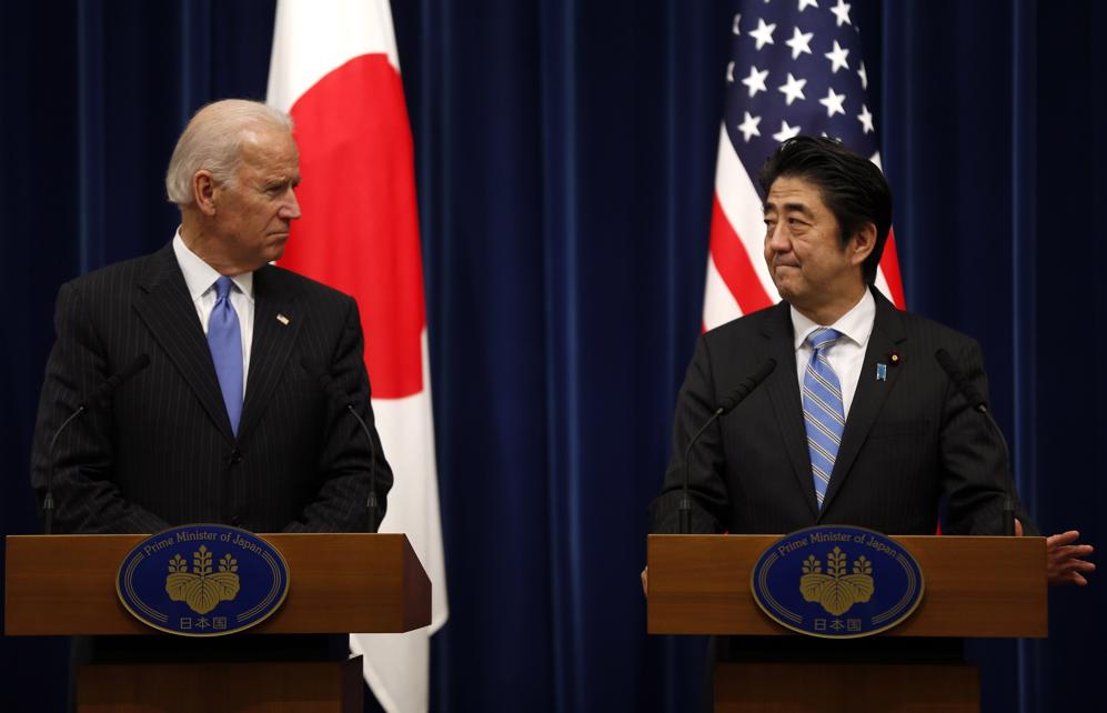 2013-12-03T102457Z_673266993_GM1E9C31F3I01_RTRMADP_3_JAPAN-CHINA-BIDEN