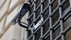 برنامج التجسس الأمريكي يواجه القضاء