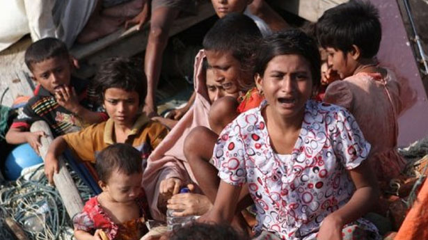 Rohingya-Muslims-flee-sectarian-violence