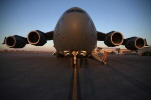 الصناعات العسكرية: المستفيدون من إطالة أمد الحرب