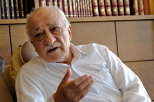 فتح الله كولن يتحدث: لم نكن شركاء أردوغان أبداً