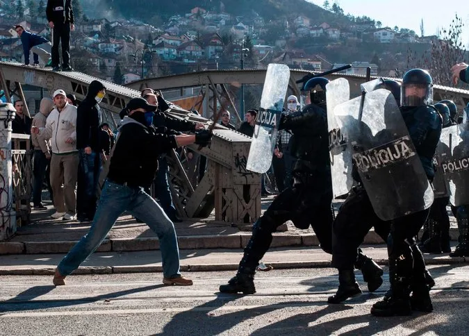 BosniaProtests021