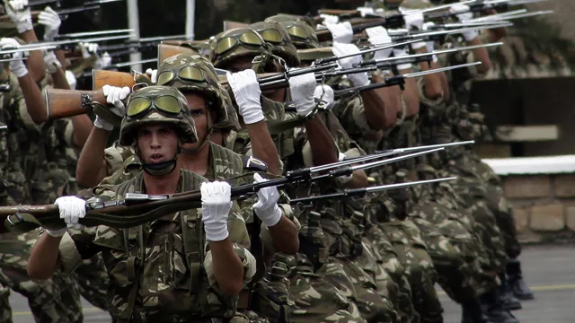 Algerian-Army-recruits-jpg