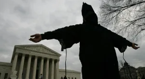 10 سنوات من أبو غريب .. طريق العار