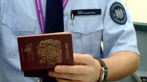 “أوراقك، من فضلك!”