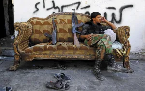 لماذا يغادر المقاتلون الجيش السوري الحر ؟‎