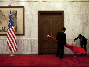 جاسوس صيني VS جاسوس أمريكي