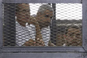 صحفيو الجزيرة: مصر تحارب قطر بالوكالة عن السعودية