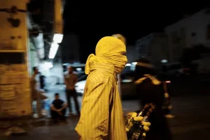 كيف تُستغل الطائفية في صراع السلطة في الشرق