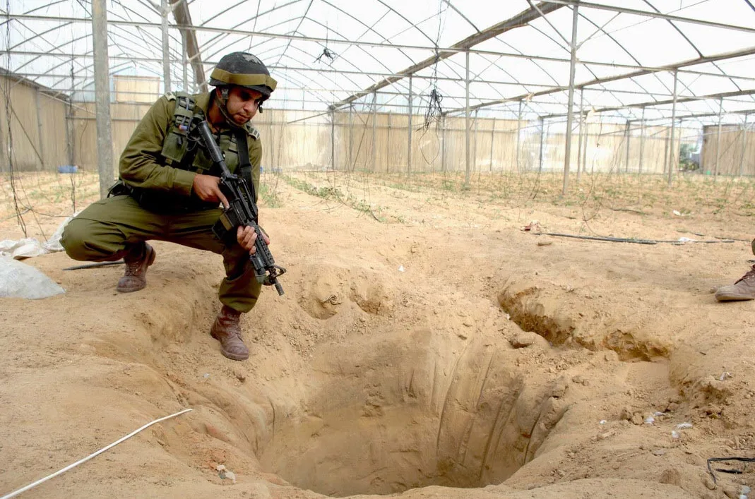 Flickr_-_Israel_Defense_Forces_-_Tunnel_Found_Near_Egyptian_Border
