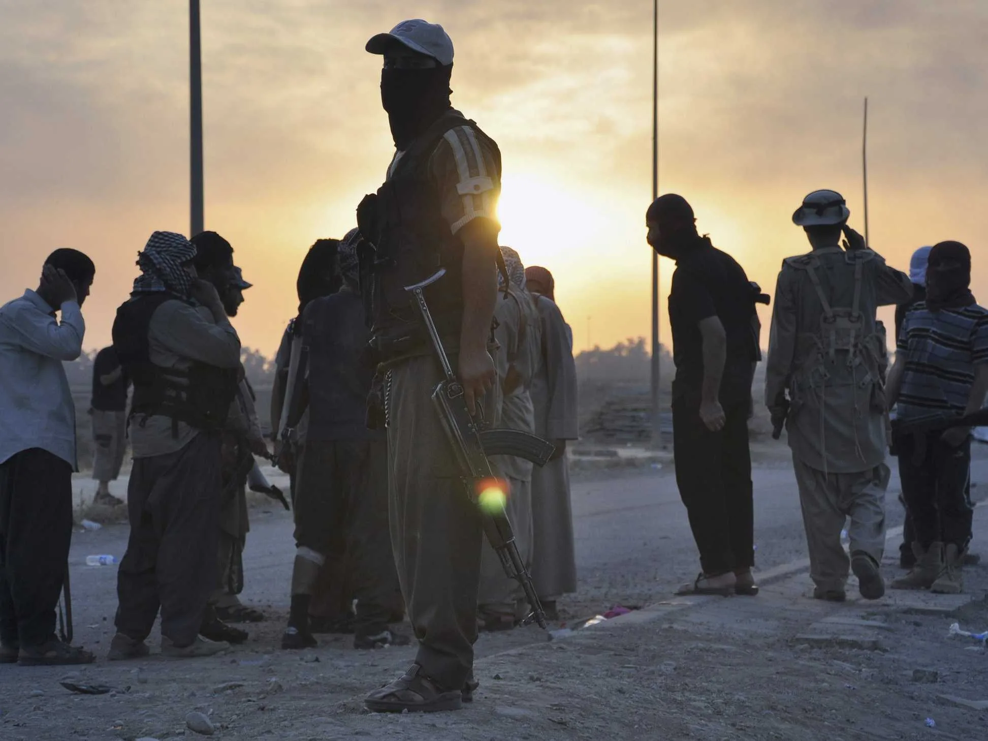 isis-is-sneaking-onto-syrian-rebel-bases-and-killing-fighters-in-their-sleep