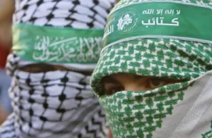 واشنطن بوست: حماس تحارب بشكل أذكى وأكثر خطورة من أي وقت مضى