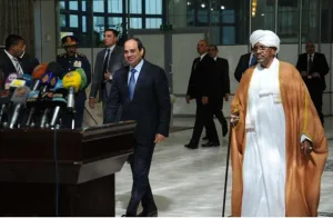 حلايب والسد وليبيا على طاولة البشير والسيسي