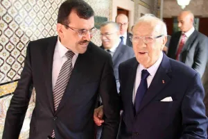نيويورك تايمز: على السبسي أن يتعاون مع النهضة!
